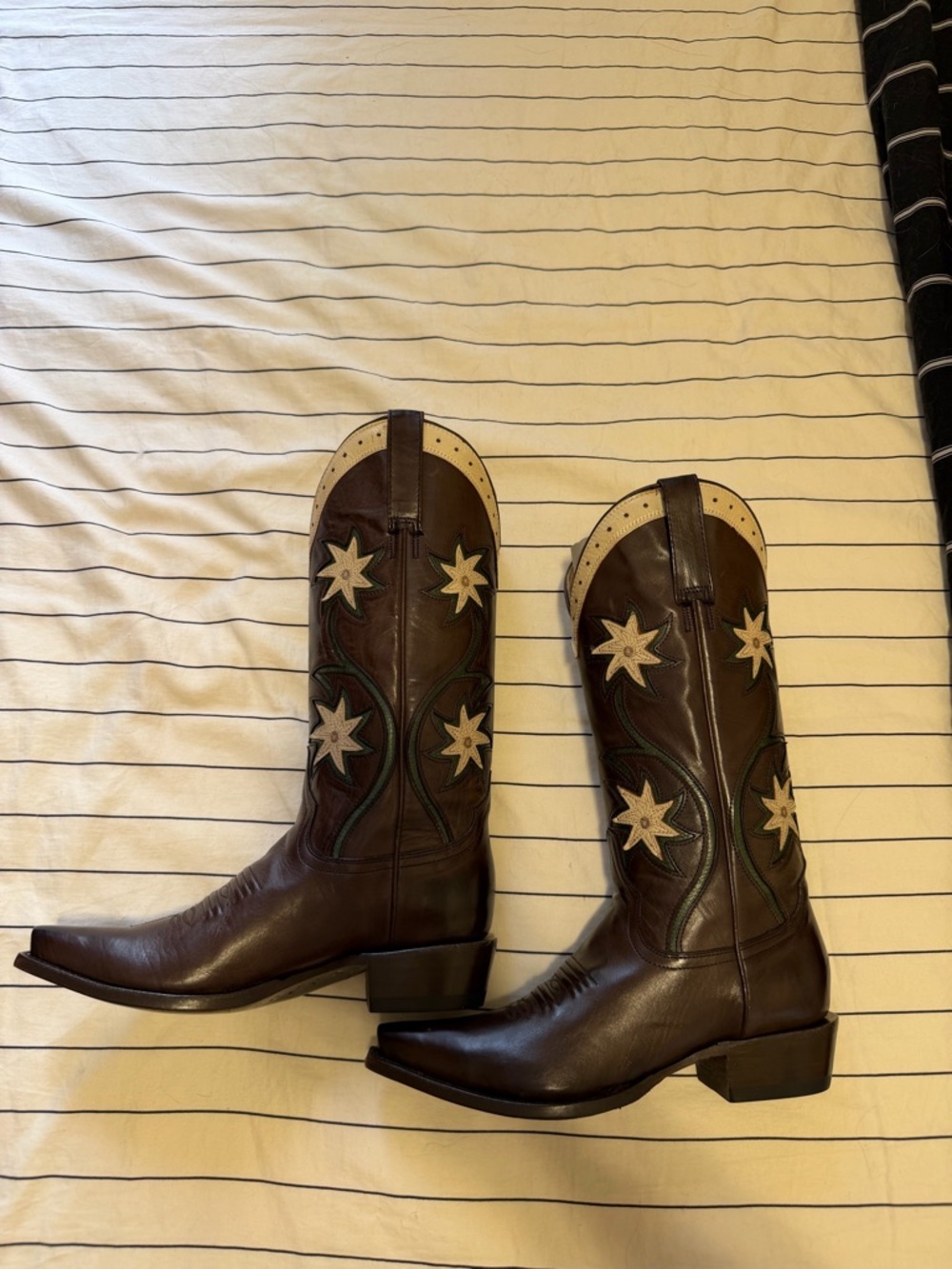 Stetson x The Great Brown Leather Western Cowboy Boots with Cream Star Inlays